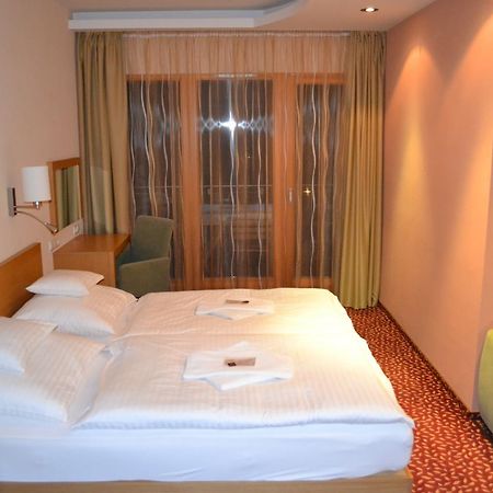 Hôtel Debreceni Postas Udulo Extérieur photo