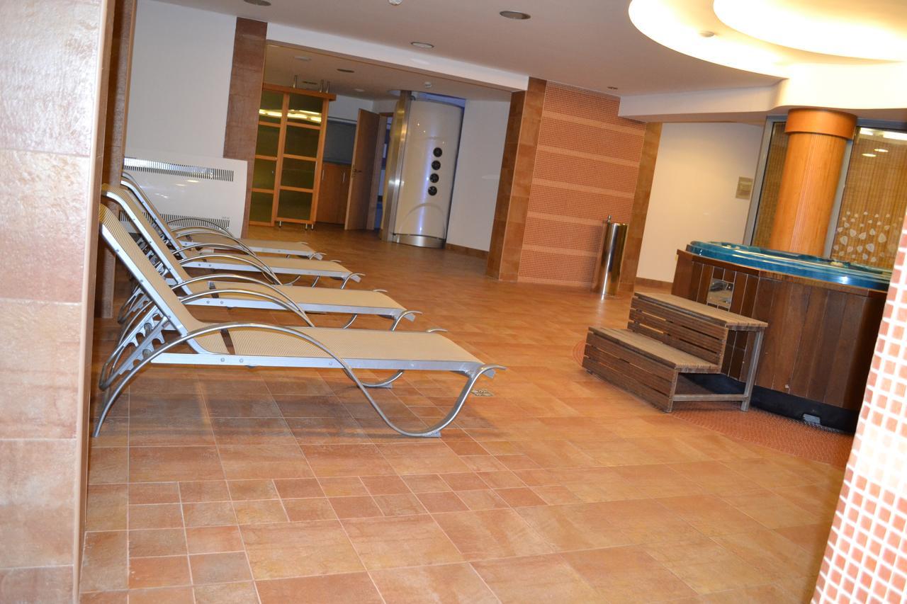 Hôtel Debreceni Postas Udulo Extérieur photo