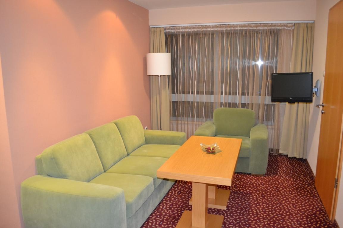 Hôtel Debreceni Postas Udulo Extérieur photo